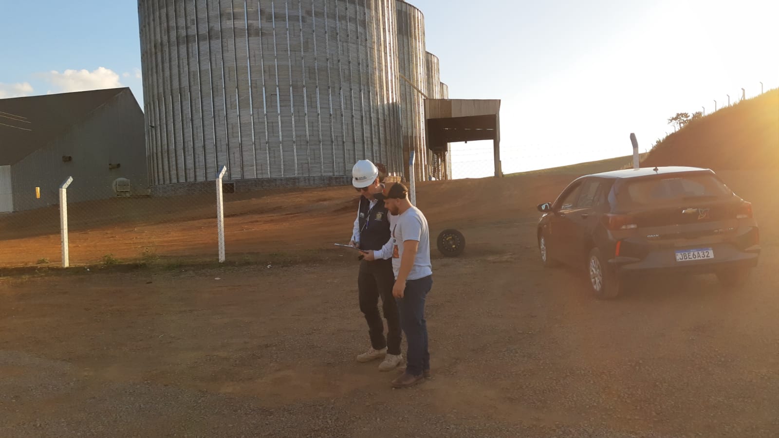 objetivo fiscalizar o armazenamento de produtos vegetais, valorizando as atividades econ&ocirc;micas e os profissionais envolvidos no meio rural